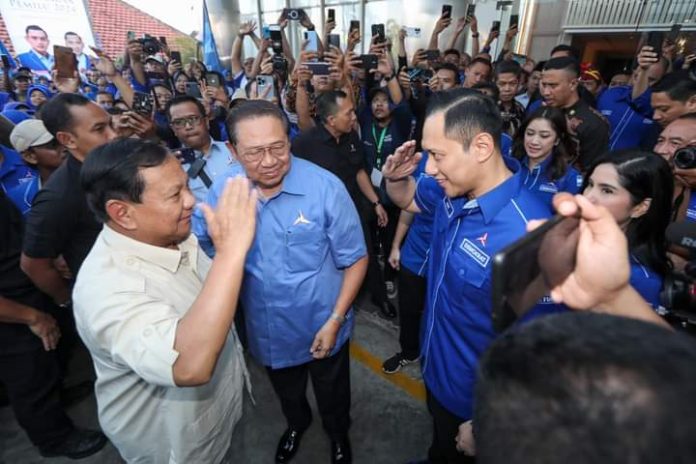 FOTO, Prabowo Subianto, Susilo Bambang Yudoyono dan Agus Harimurti Yudhoyono saat berada di Madiun, Jawa Timur. Senin (20/11/2023)