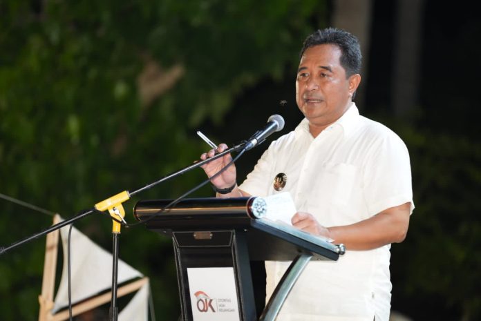 FOTO: Pj Gubernur Sulsel, Bahtiar Baharuddin saat menghadiri Launching Program Ekosistem Keuangan Inklusif (EKI) OJK Wilayah Sulawesi, Maluku, dan Papua (Sulampua), dilaksanakan di Villa Pajokka, Pantai Mandala Ria, Desa Lembanna, Kabupaten Bulukumba, Jumat, 24 November 2023.
