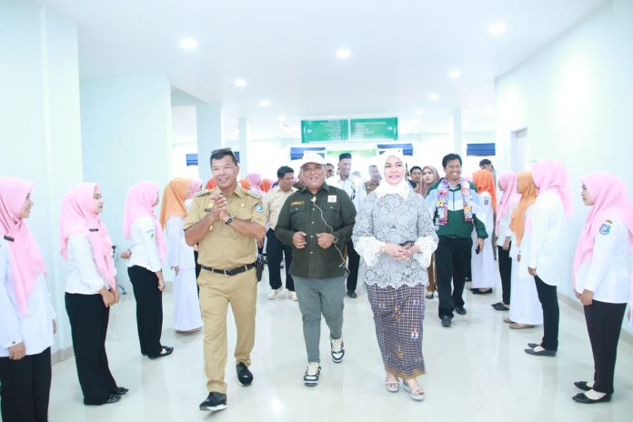 FOTO: Bupati Bulukumba Andi Muchtar Ali Yusuf atau Andi Utta usai meresmikan rumah sakit Pratama Tanete.