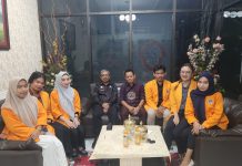 Asisten I Bidang Pemerintahan Sekprov dan Ketua REI Sulsel Kunjungi Kantor Pengacara Aldin Bulen & Partners FOTO: Asisten I Bidang Pemerintahan Sekprov Sulsel, Drs. H.Muh. Rasyid saat berkunjung ke kantor Pengacara Aldin Bulen & Partners di Kompleks Pettarani Indah, Makassar. Senin (27/11/2023).