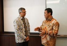Bertemu FAO, Mentan Amran Siap Perkuat Pangan Nasional dan Regional FOTO: Menteri Pertanian Andi Amran Sulaiman saat bertemu dengan Perwakilan FAO untuk Indonesia dan Timor Leste, Rajendra Aryal di Hotel Mulia Jakarta, Selasa, (28/11/2023).