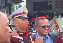 Putra Ferdy Sambo di Wisuda, Netizen Dibuat Heboh Penampakan Edhy Prabowo Eks Menteri KKP Foto tangkap layar dari video viral mantan Menteri Kelautan dan Perikanan (KKP) Edhy Prabowo bersama Putra Ferdy Sambo, Tribatra Putra Sambo usai digelar Wisuda Taruna Akademi Kepolisian (Akpol) di Lapangan Sapta Marga, Kompleks Akademi Militer (Akmil), Magelang, Jawa Tengah, Selasa (28/11/2023).