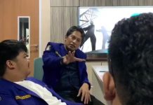 Gelar Festival BTP MULIA 2025 Karang Taruna Makassar Satukan Pemuda Tamalanrea FOTO: Ketua Karang Taruna Kota Makassar Muhammad Zulkifli bersama sejumlah pengurus saat diterima pihak manajemen PT (Persero) PLN UID Sulselrabar di Jl Hertasning, Rappocini, Kota Makassar. Rabu (6/12/2023).