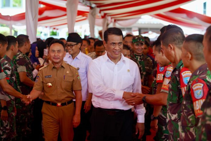 FOTO: Menteri Pertanian (Mentan) Andi Amran Sulaiman menghadiri pembinaan penyuluh pertanian tersebut di Palangkaraya, Senin (11/12/2023).