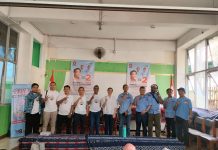 Bagikan Susu Kepada Masyarakat Jakarta Utara, AMPERA Jelaskan Program Prabowo Gibran