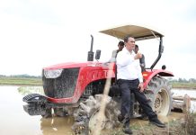Mentan Terjun Langsung Pada Gerakan Percepatan Tanam Di Lampung FOTO: Menteri Pertanian Andi Amran Sulaiman melakukan kunjungan kerja ke lahan pertanian yang ada di Kelurahan Adipuro, Kecamatan Trimujo, Kabupaten Lampung Tengah, Provinsi Lampung, besok, Rabu (20/12/2023)