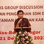 Itjen Kementan Gelar FGD Peralihan SDM dan BMN ke Badan Karantina Indonesia FOTO: Inspektur III Itjen Kementan, Andry Asmara saat menghadiri Focus Group Discussion (FGD) dalam rangka melakukan pendampingan pengalihan Unit Kerja Sumber Daya Manusia (SDM) dan Barang Milik Negara (BMN) Badan Karantina Pertanian Kementan menjadi Badan Karantina Indonesia, Wisnu Haryana di Bogor, kemarin Rabu, (20/12/2023).