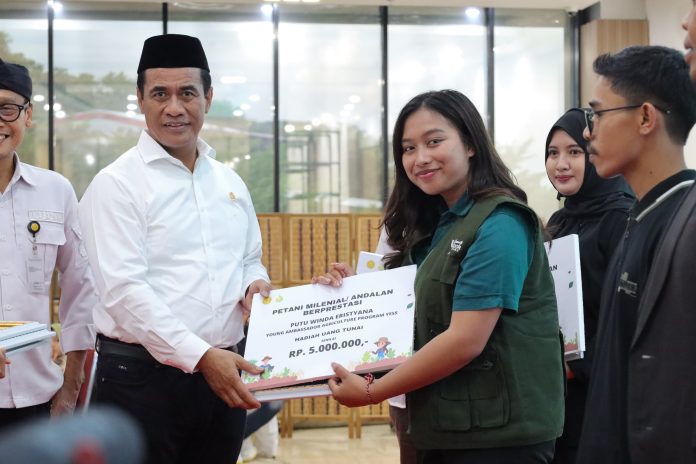 FOTO: Menteri Pertanian, Amran Sulaiman, mengajak para insan pertanian untuk melanjutkan swasembada pangan seperti yang pernah dilakukan tahun 2019-2020.