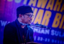 Ketua Terpilih DKSS, Rampungkan Struktur Pengurus FOTO: Dr. Arifin Manggau, Dewan Kesenian Sulawesi Selatan (DKSS) terpilih Musyawarah Besar Luar Biasa (MUBESLUB) Dewan Kesenian Sulawesi Selatan (DKSS) 22 Desember 2023.