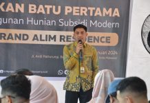 Di Dalam Kota Makassar, Grand Alim Residence Tawarkan Perumahan Murah Rp 173 Juta FOTO: Direktur utama HR 16 Property, Sarman saat akan meletakkan batu pertama pembangunan Grand Alim Residence di Jalan Andi Patturungi, Kelurahan Barombong, Kecamatan Tamalate, Kota Makassar, Sulawesi Selatan.