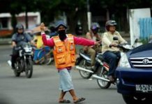 Laksus Minta DP Evaluasi Direksi Perumda, PD Parkir Makassar, Finalis TOP BUMD Awards 2023 FOTO: Tukang Parkir (Properti LBH Makassar)