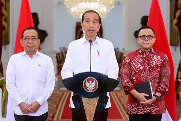 FOTO: Presiden Joko Widodo saat memberikan keterangan pers soal rekrutmen ASN 2024 di Istana Kepresidenan, Jakarta, Jumat (5/1/2024).(dok. Sekretariat Presiden)