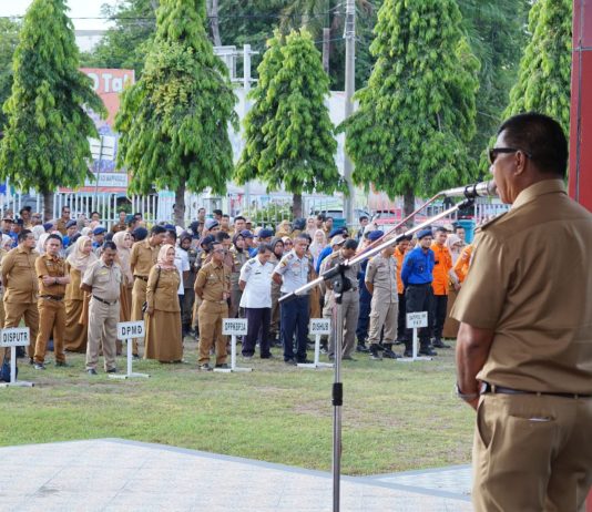 LPPD Tahun 2023: Pemkot Makassar 8 Besar Nasional, Pengelolaan Pemkab, Bulukumba Terbaik di Indonesia Timur FOTO: Bupati Bulukumba Andi Muchtar Ali Yusuf saat memimpin Apel Gabungan Lingkup Pemkab Bulukumba untuk pertama kalinya sejak memasuki tahun 2024 di halaman Kantor Bupati, Senin 8 Agustus 2024.