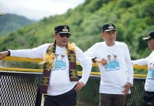 Pj Walikota Parepare Akbar Ali Dianggap Hanya Membuat Masalah di Kota Parepare FOTO: Gubernur Sulsel Bahtiar Baharuddin, dan Pj Wali Kota Parepare Akbar Ali saat meresmikan kembali dan mengubah nama Jembatan Kembar menjadi 'Akbar'