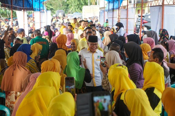 FOTO: Caleg DPR RI Dapil II Partai Golkar Nomor Urut 4, Taufan Pawe (TP) menggelar sosialisasi, di Kota Parepare, Kamis, 18 Januari 2024.