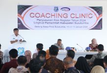 Cegah Terjadi Resiko Pekerjaan, Inspektorat Gelar Coaching Clinic Penyusunan Risk Register FOTO: Bupati Andi Muchtar Ali Yusuf menghadiri caching clinic penyusunan risk register tahun 2024 di Lantai 4 Gedung Pinisi, Kamis, 18 Januari 2024. Coching clinic digelar oleh Inspektorat Daerah dihadiri 80 peserta dari seluruh Organisasi Perangkat Daerah (OPD) Pemerintah Kabupaten Bulukumba.