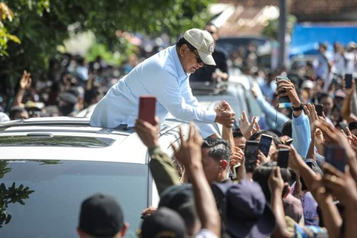 FOTO: Prabowo Subianto saat menyapa warga Majalengka Jawa Barat. (Properti akun media sosial milik prabowo subianto) 