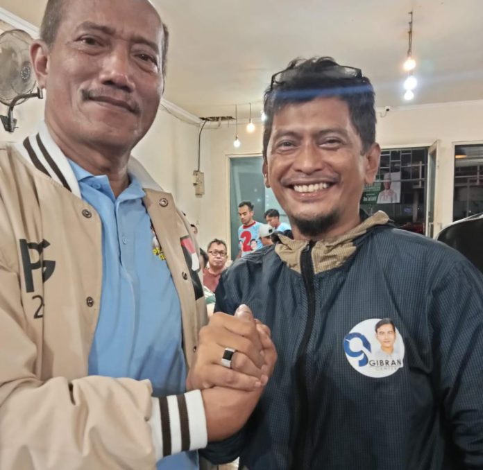 FOTO: Ketua TKD Sulsel Irjen Pol (Purn) Andi Damisnur dan Ketua Gibran center usai nonton bareng debat cawapres ketiga di kawasan bisnis panakkukang, kota Makassar. Minggu (21/1/2024) malam.