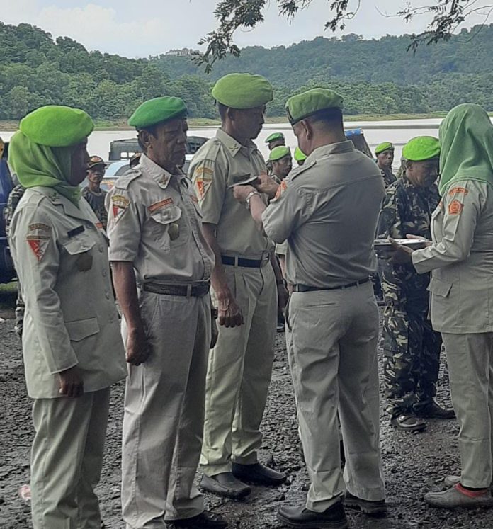 FOTO: Ketua Pemuda Panca Marga (PPM) Kabupaten Gowa, Abd. Rasyid Daeng Gappa atau Rasyid Coa saat melantik Pengurus Pimpinan Ranting PPM Gowa di Taman Perkemahan Jungle Camp Waduk Bili Bili Kabupaten Gowa, Sulawesi Selatan. Minggu (21/1/2024)