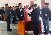 Panwaslu Kecamatan Kahu, Gelar Kegiatan Pelantikan dan Pembekalan FOTO: Panitia Pengawas Pemilihan Umum (Panwaslu) Kecamatan Kahu, Kabupaten Bone menggelar kegiatan pelantikan dan pembekalan Pengawas Tempat Pemungutan Suara (PTPS).