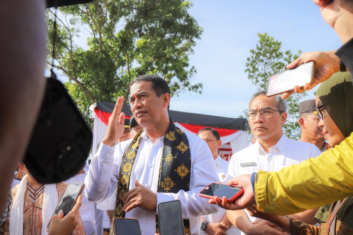 FOTO: Menteri Pertanian, Andi Amran Sulaiman memastikan masa tanam padi berjalan maksimal di sejumlah wilayah, termasuk di Kabupaten Bantul, Yogyakarta.