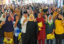 Dukung Taufan Pawe ke Senayan, Masyarakat Parepare: Jangan Pilih Koruptor di Dapil Sulsel 2 FOTO: Caleg DPR RI Dapil II Partai Golkar Nomor Urut 4, Taufan Pawe (TP) menggelar sosialisasi, di Kabupaten Pangkep dan Kota Parepare, Kamis, 25, Januari 2024.