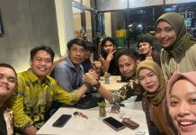 Bisa Menghasilkan Banyak Chuan di Masa Depan, UNM Buka Prodi Animasi FOTO: Civitas akademika fakultas seni dan desain Universitas Negeri Makassar (UNM) riang gembira setelah Surat Keputusan Menteri Kebudayaan, Riset dan Teknologi Republik Indonesia Nomor 47/D/0/2024.