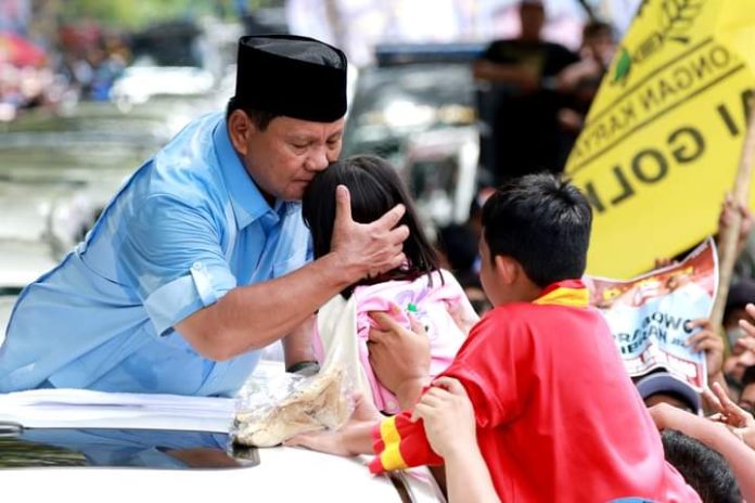 FOTO: Prabowo Subianto saat menghadiri kampanye di Makassar, Sulawesi Selatan. Jumat (2/2/2024)