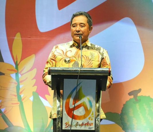 Bahtiar Baharuddin Kembali Puji Andi Utta FOTO: Pj Gubernur Sulawesi Selatan Dr Bahtiar Baharuddin hadir dalam peringatan HUT Bulukumba ke 64 tahun.