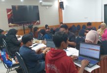 H-7 Menuju Pemilu, KPU Makassar Sebut 28 Ribu Pemilih Ajukan Pindah Lokasi TPS FOTO: Aktivitas Posko DPTb KPU Kota Makassar di Kantor KPU Provinsi Sulawesi Selatan (ist)