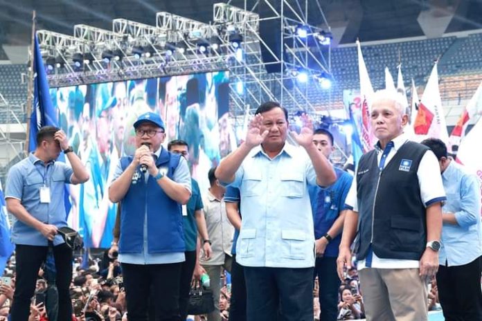 FOTO: Prabowo Subianto saat menghadiri kampanyenya bersama pengurus DPP PAN di Bandung, Jawa Barat. (Properti Prabowo/Facebook)