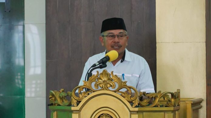 FOTO: Sekretaris Daerah (Sekda) Bulukumba, Muh Ali Saleng menghadiri Zikir dan Doa Kebangsaan menyambut Pemilu serentak tahun 2024. Zikir dan doa digelar di Masjid Islamic Center Dato Tiro (ICDT) Bulukumba, Senin, 12 Februari 2024.