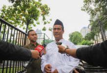 Nyoblos di TPS Senayan, Mentan Amran Berharap Program Pertanian di Era Presiden Joko Widodo Tetap Dilanjutkan FOTO: Menteri Pertanian (Mentan) Andi Amran Sulaiman usai melakukan pencoblosan di TPS, Kelurahan Senayan, Kecamatan Kebayoran, Jakarta Selatan, Rabu, 14 Februari 2024.
