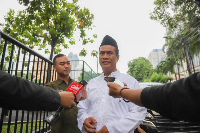 FOTO: Menteri Pertanian (Mentan) Andi Amran Sulaiman usai melakukan pencoblosan di TPS, Kelurahan Senayan, Kecamatan Kebayoran, Jakarta Selatan, Rabu, 14 Februari 2024.