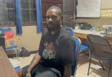 Satgas Cartenz Tangkap Epson, Pemasok Senjata dan Amunisi ke KKB FOTO: Epson Nirigi (35), anggota Kelompok Kriminal Bersenjata (KKB) yang merupakan sosok pemasok senjata dan amunisi ke KKB pimpinan Egianus Kogoya di wilayah Mimika, Papua. (Dok. Satgas Damai Cartenz).