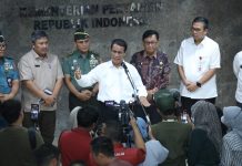 Upaya Mentan Amran Dorong Petani Percepat Masa Tanam 2024 bersama Mitra Strategis FOTO: Menteri Pertanian Andi Amran Sulaiman saat sesi wawancara dengan awak media.