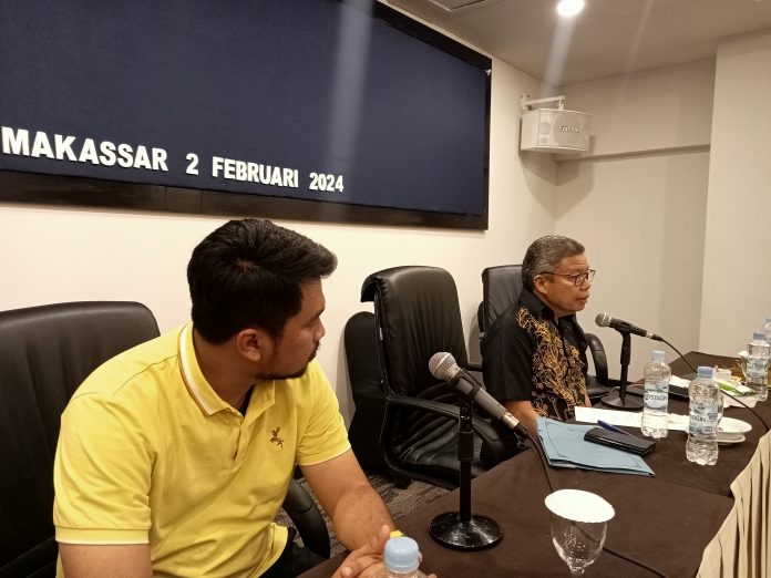 FOTO: Ketua DPD Golkar Sulsel Taufan Pawe saat memberikan keterangan persnya usai kedatangan Ketua Umum Partai Golkar Airlangga Hartarto hadiri konsolidasi partai golkar Sulsel jelang pemilu 2024. Jumat (2/2/2024) 