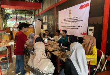 BEM Fisip UIT Gelar Dialog Himbau Masyarakat Tidak Terbelah dan Terprovokasi Pasca Pileg dan Pilpres 2024 FOTO: Badan Eksekutif Mahasiswa (BEM) Fakultas Ilmu Sosial dan Ilmu Politik Universitas Indonesia timur gelar dialog kebangsaan menyikapi pasca pileg dan pilpres 2024 di warkop 123 Jalan Veteran Selatan, Jumat 1 Maret 2024