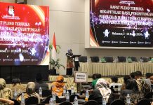 Bawaslu Sulsel Hadiri Rapat Pleno Terbuka Rekapitulasi Penghitungan Hasil Perolehan Suara Tingkat Provinsi pada Pemilu 2024 FOTO: Badan Pengawas Pemilihan Umum- Bawaslu Provinsi Sulawesi Selatan menghadiri rapat pleno terbuka rekapitulasi penghitungan hasil perolehan suara tingkat provinsi sulawesi selatan pada Pemilu tahun 2024, di Claro Hotel Makassar, Minggu (3/3/2024).