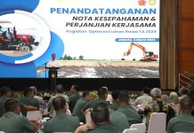 Andi Amran: Sinergi Kementan-TNI Perkuat Produksi Melalui Optimasi Lahan dan Pompanisasi FOTO: Kementerian Pertanian (Kementan) bersama Tentara Nasional Indonesia (TNI) mengawal pengembangkan lahan rawa sebagai lahan potensial dan penyedia pangan masa depan.