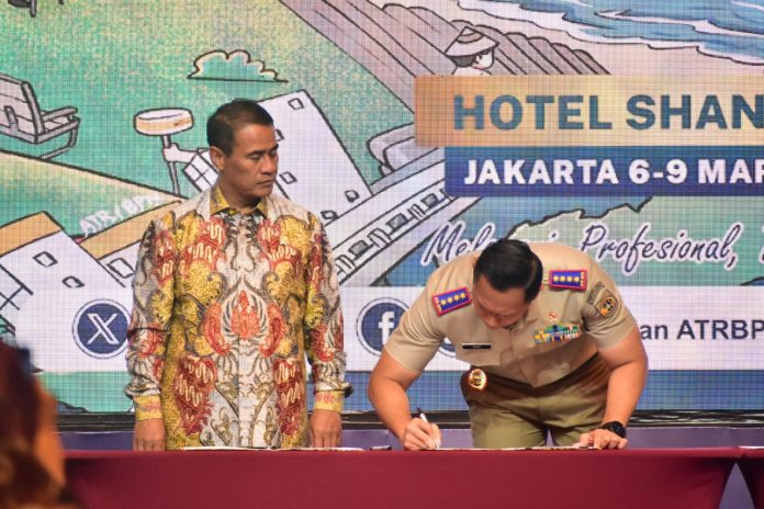 FOTO: Menteri Pertanian (Mentan) Andi Amran Sulaiman dan Agus Harimurti Yudhoyono Menterian Agraria dan Tata Ruang dan Badan Pertanahan Nasional (ATR/BPN)