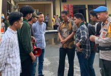 Kasus Rudapaksa oleh Anak Pejabat Pemkab Gowa, LKBHMI: RJ tidak Dibenarkan untuk Kasus TPKS FOTO: Aenul Ikhsan, Direktur Eksekutif LKBHMI saat menggelar aksi moral kasus rudapaksa oleh anak Pejabat di Pemkab Gowa. Jumat 8 Maret 2024. (Istimewa)