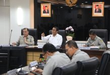 Stabilkan Harga, Mentan Amran Gandeng Pabrik Pakan Maksimalkan Penyerapan Jagung Petani FOTO: Menteri Andi Amran Sulaiman saat memimpin rapat bersama jajaran Kementerian Pertanian