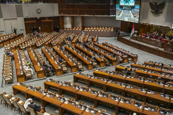 FOTO: Suasana ruang Rapat Paripurna gedung DPR RI. (ANTARA FOTO/Galih Pradipta)