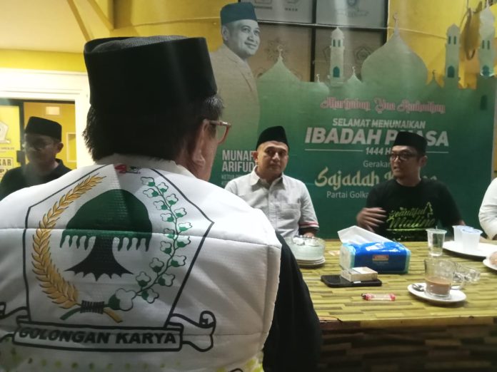 FOTO: Ketua Partai Golkar dan PKB Makassar gelar silahturahmi di Jalan Lasinrang, Kelurahan Mangkura. Minggu (17/3/2024)