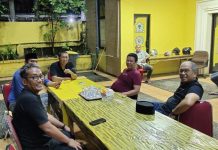 IAS Bernostalgia di Rumah Besar Partai Golkar Makassar FOTO: Kiri Wakil Ketua Badan Pemenangan Pemilu (Bappilu) Ali Gauli Arief, Ilham Arief Sirajuddin dan Muharram Madjid. (18/3)