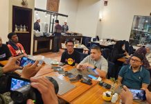 APPI Gelar Buka Puasa Bersama Media, Sampaikan Kesiapan Maju Pilwali Makassar 2024 FOTO: Ketua DPD partai golkar makassar, Munafri Arifuddin (APPI) bersama fungsionaris partai H. Ruslan Mahmud.