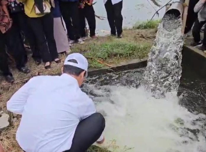 FOTO: Menteri Pertanian (Mentan) Andi Amran Sulaiman saat meninjau program pompanisasi di Grobogan tersebut, Kamis (21/3/2024).