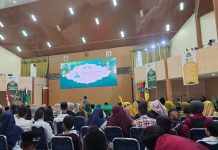 IKA FP-UMI Bukber 1000 Anak Yatim, Dapat Pujian Rektor FOTO: Pengurus Ikatan Alumni (IKA) Fakultas Pertanian Universitas Muslim Indonesia (UMI) bersama jajaran Fakultas Pertanian melakukan buka puasa bersama 1000 anak yatim dari 16 Panti asuhan di Kota Makassar.