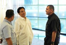 Yusril, Fahri Bachmid, Hotman Paris dan Otto Hasibuan, Jadi Tim Pembela Hukum Prabowo Gibran di MK FOTO: Prof Yusril Ihza Mahendra dan Dr. Fahri Bachmid saat berdiskusi usai pertemuan di Hotel Pullman, Jakarta pada Minggu (24/3/2024)